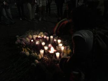 ¡Si la violencia no para, la Alerta no se va! Colectivas de SLP se manifiestan frente a IMES por 25N