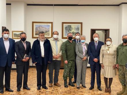 Carreras López se reúne con gabinete de seguridad en Palacio Nacional