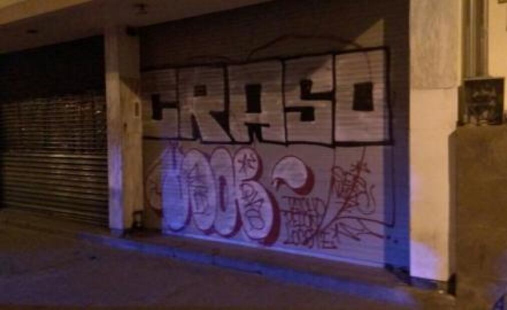 Detienen a sujetos por graffitear inmuebles del Centro Histórico