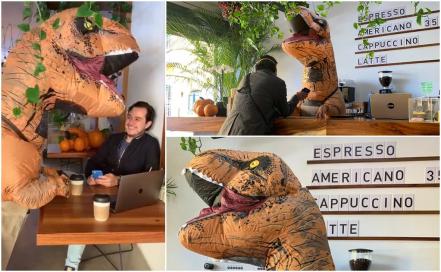 Eduardo, el "dinosaurio" barista que atiende cafetería en el Centro de SLP
