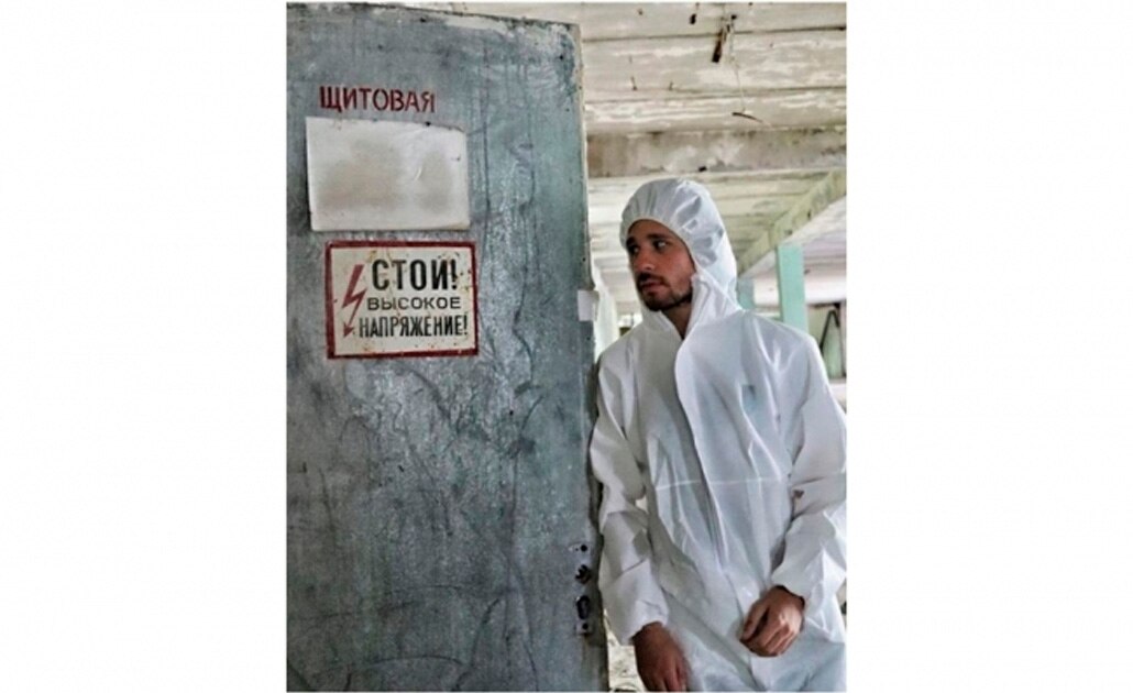 Critican a Luisito Comunica por tomarse fotos en Chernobyl