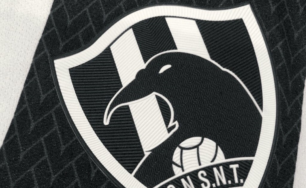 Alazraki puede usar el nombre de 'Club de Cuervos' en equipo de Primera División