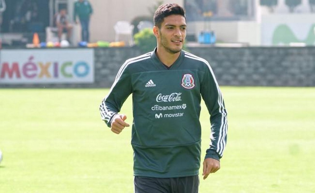 Raúl Jiménez acepta el reto del goleador