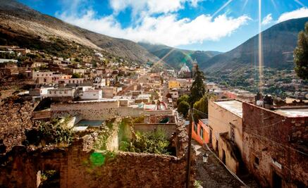 Anuncian ampliación de estacionamiento y zona comercial de Real de Catorce