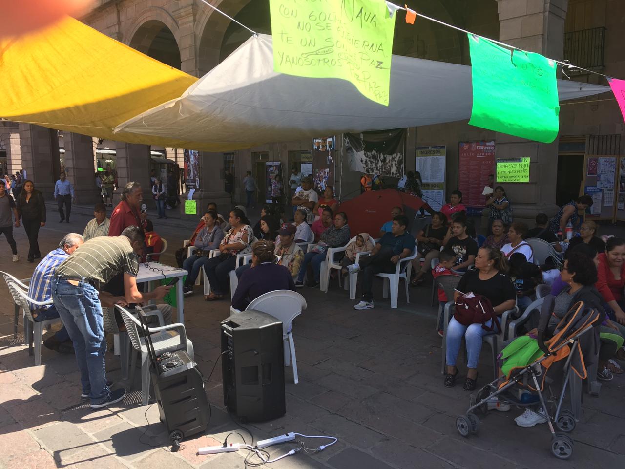 Comerciantes informales piden acercamiento con Ayuntamiento 