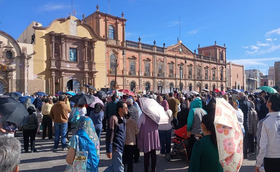 Para "pedir perdón", católicos realizan misa por daños del 8M al Templo de la Compañía en San Luis Potosí