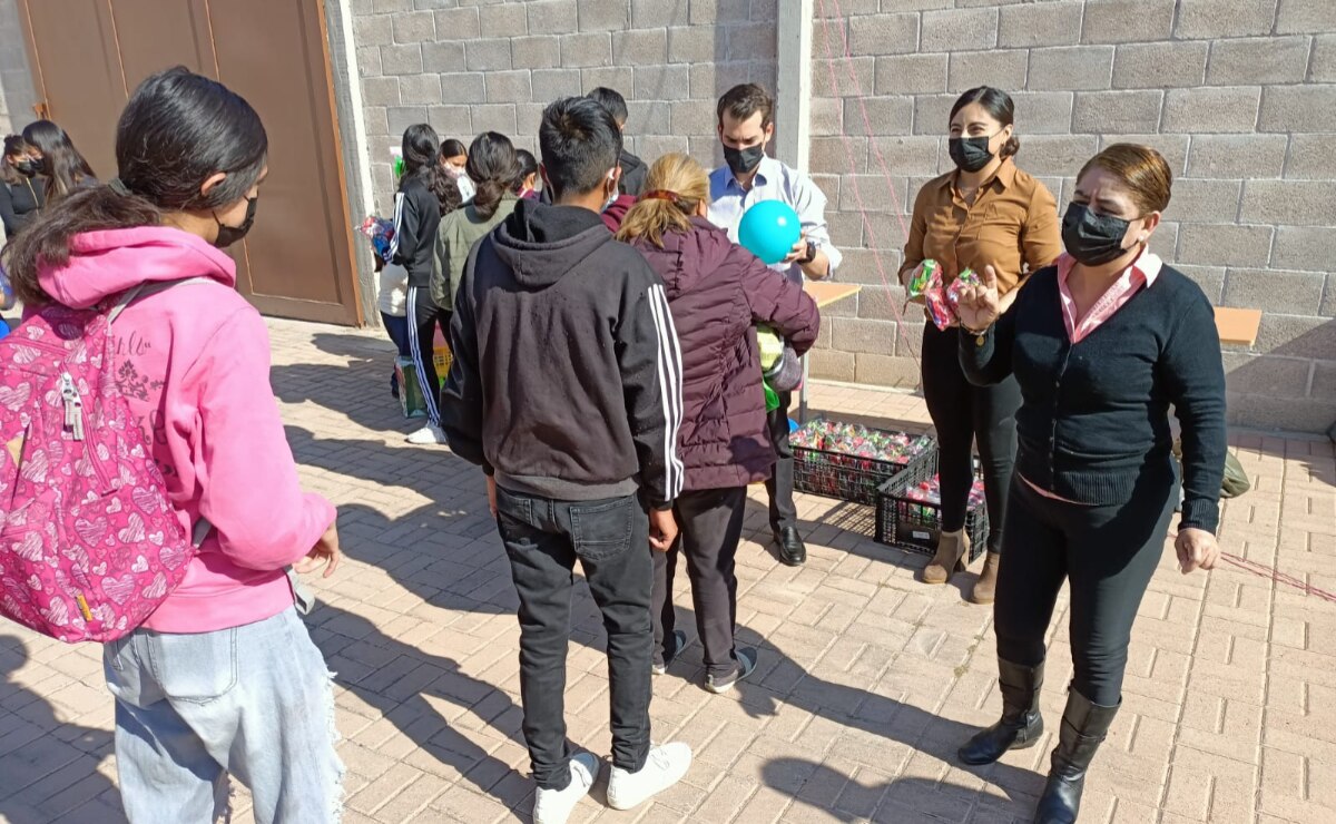 Empresas de zona industrial se suman a “San Luis Sin Frío”; niños reciben cobertores, dulces y más