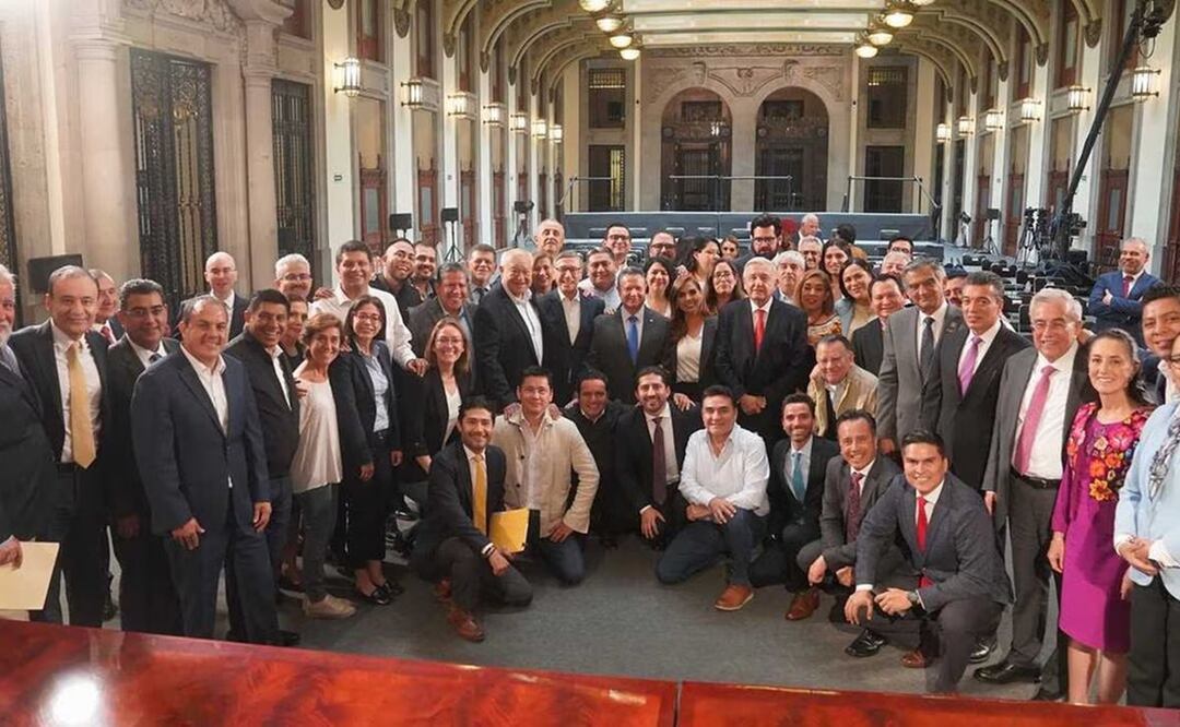 Reunión AMLO y gobernadores de la 4T en Palacio Nacional. Foto: Twitter @lopezobrador_