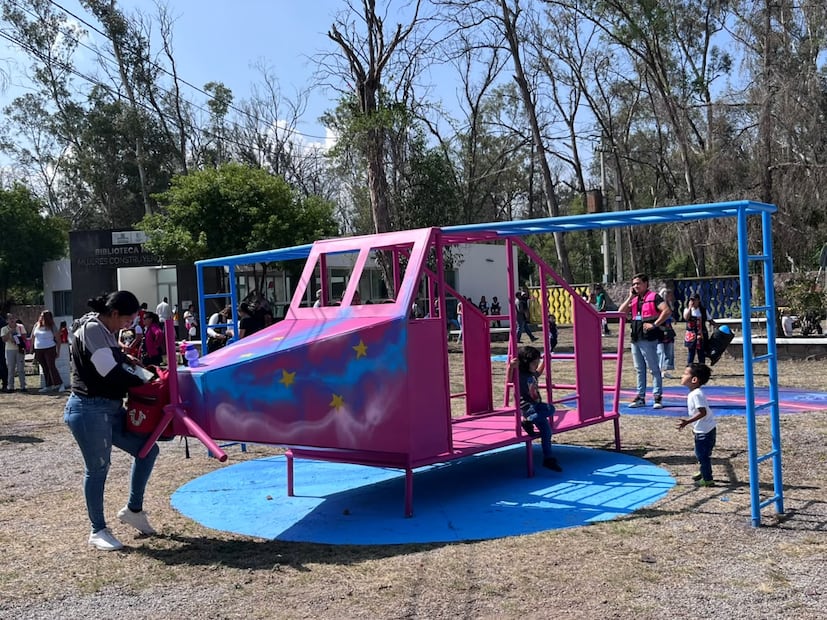 Los trabajos de remodelación del parque Morales contemplaron la rehabilitación de 23 juegos infantiles, la colocación de 60 metros lineales de reja metálica y 19 luminarias en sanitarios, accesos y el área de juegos. Foto: Humberto Torres.