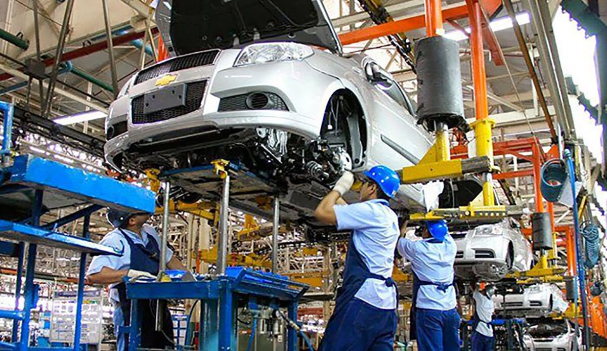 Extiende BMW preparación dual con más instituciones educativas 