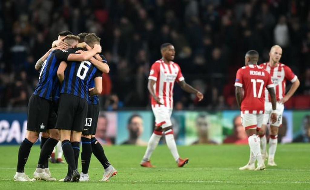 Inter vence al PSV de Hirving Lozano