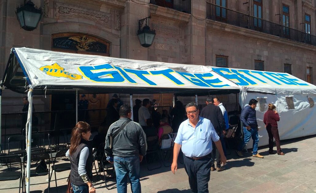 SITTGE se planta frente a Palacio de Gobierno; arremete contra SSPE