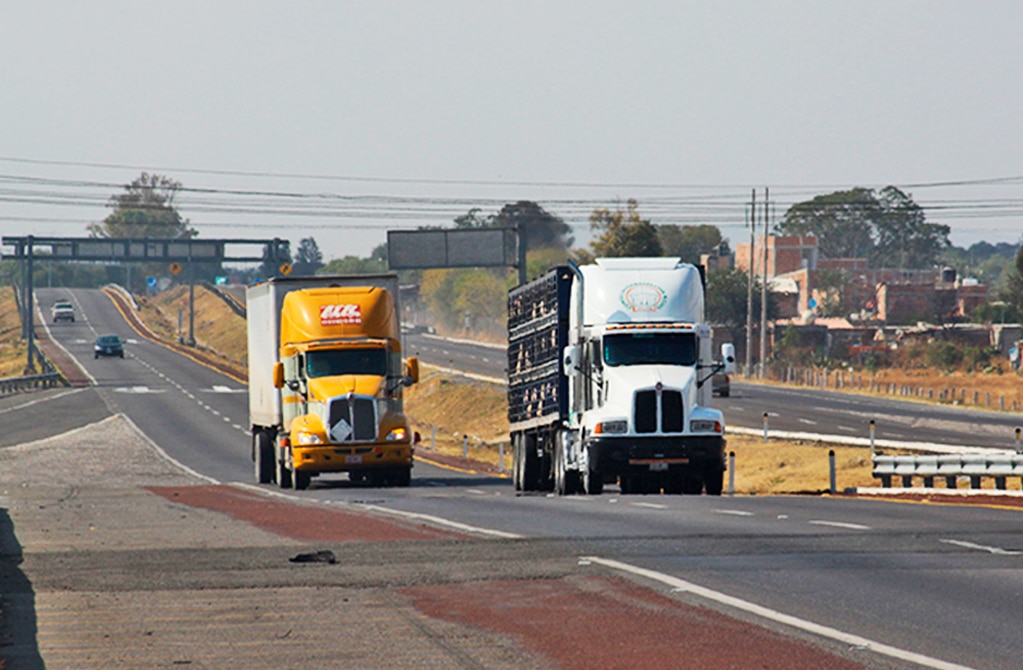 Transportistas potosinos migran por inseguridad en carreteras