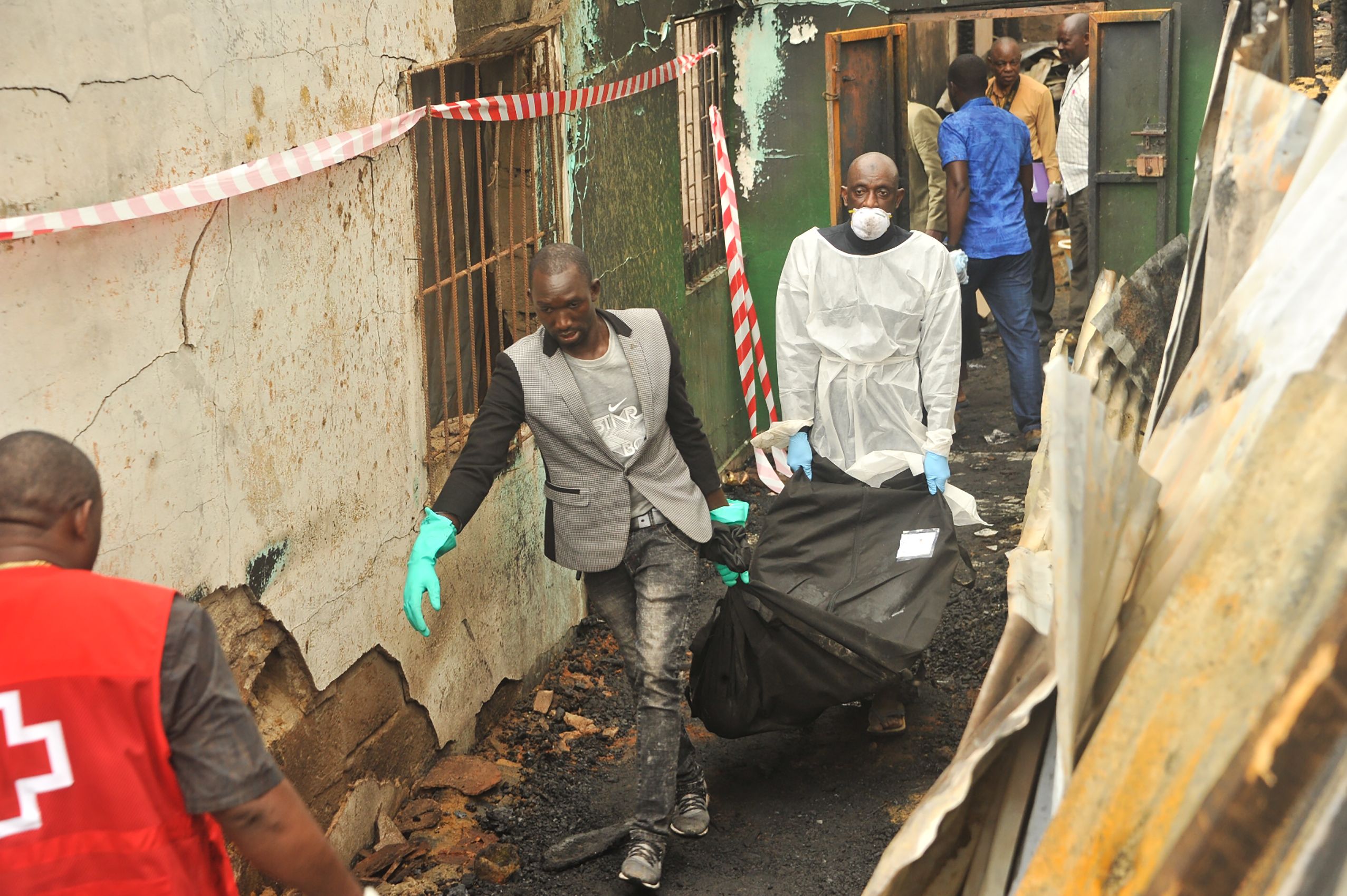 Al menos 26 menores muertos en incendio en escuela coránica de Liberia