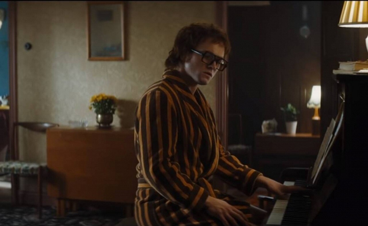Talon Egerton brilla como Elton John en nuevo tráiler de "Rocketman"