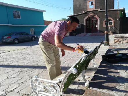 Rehabilitan plaza principal de la comunidad de Terrero Sur  