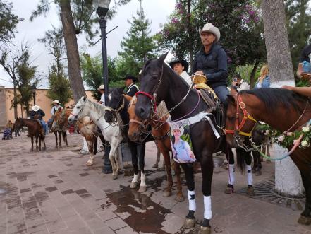 "Mejor me hubiera muerto yo", habitantes de Villa de Reyes dan el último adiós a Erika Briones