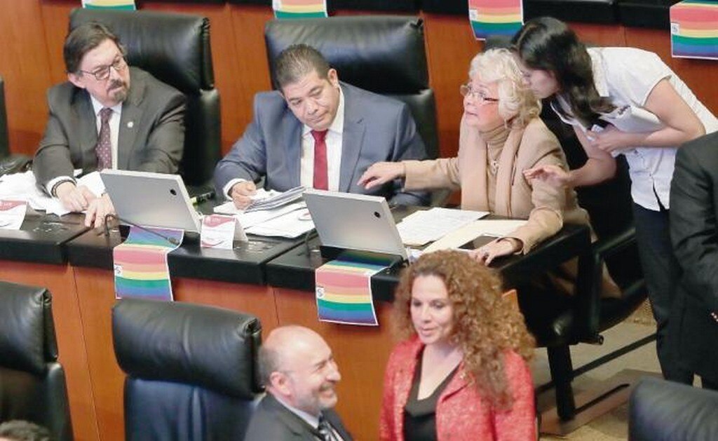  Proponen ley para fumar marihuana en espacios públicos