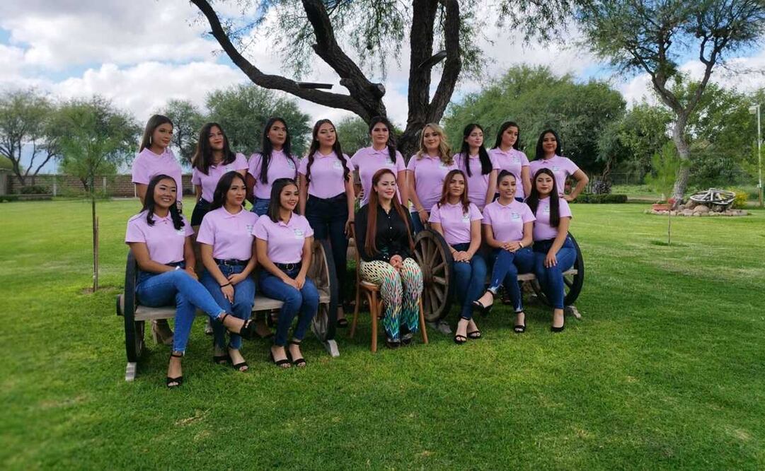 Cada año, durante las fiestas patrias, se busca a los reyes o soberanos de los municipios potosinos. Foto: Especial