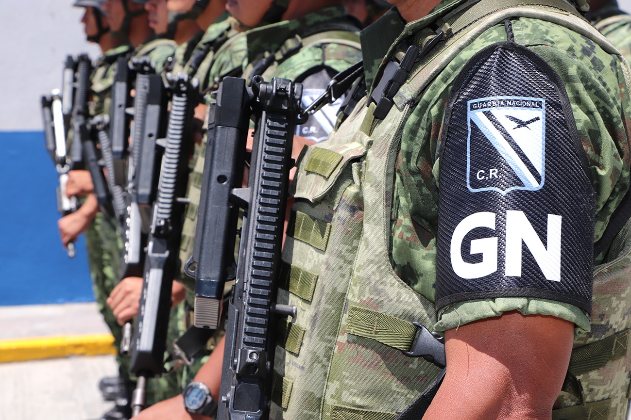 Cae elemento de la GN al intentar tirar un cuerpo en Sinaloa