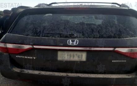 Hallan camionetas robadas con arsenal y droga en municipio de Villa de Arista, SLP