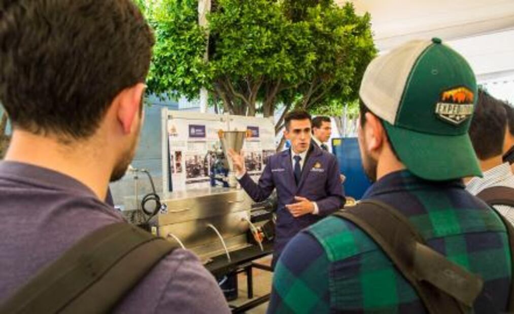 Estudiantes de ingeniería participan en Expo Proyecto Integrador  