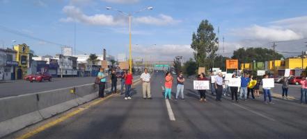 Bloquean carretera Rioverde 