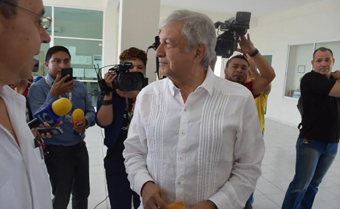 El candidato de la coalición Juntos Haremos Historia se reunió en Mérida, Yucatán con empresarios locales. /Cuauhtémoc Moreno Cabrera – EL UNIVERSAL