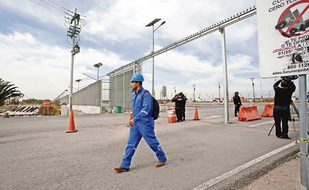 Contratos a la Sedena por NAIM presentan anomalías