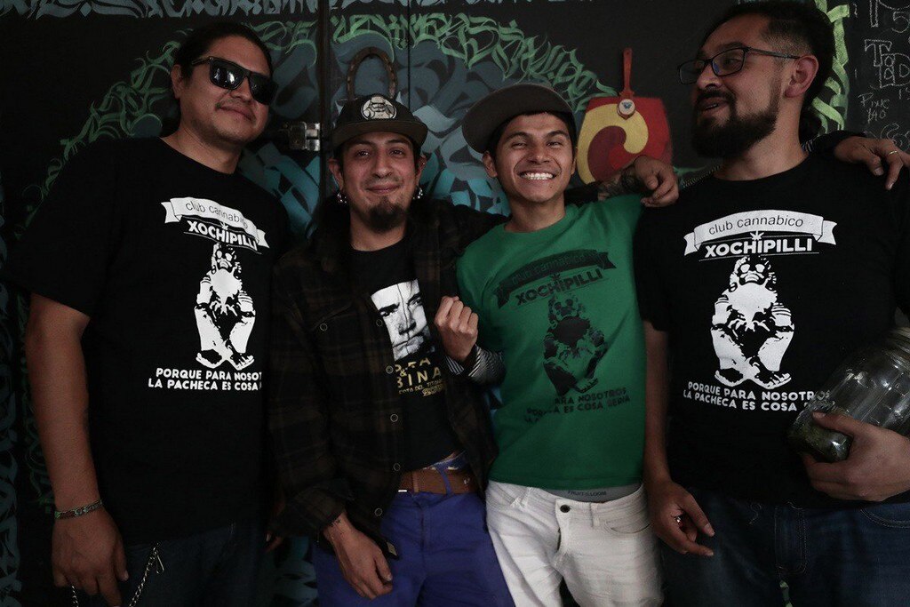 Para calmar la ansiedad, para combatir el insomnio, con fines terapéuticos o para tener hambre son algunas de las razones por las que diversos miembros del Club Cannábico Xochipilli consumen marihuana. Foto: ALEJANDRA LEYVA. EL UNIVERSAL