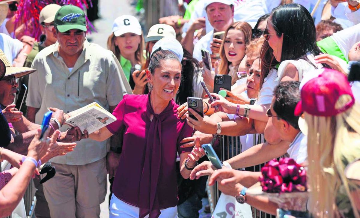 Claudia Sheinbaum Pardo encabezó un mitin en el centro de Sahuayo, Michoacán, ante cientos de simpatizantes de Morena, PT y el PVEM. Foto: de Diego Simón Sánchez. El Universal