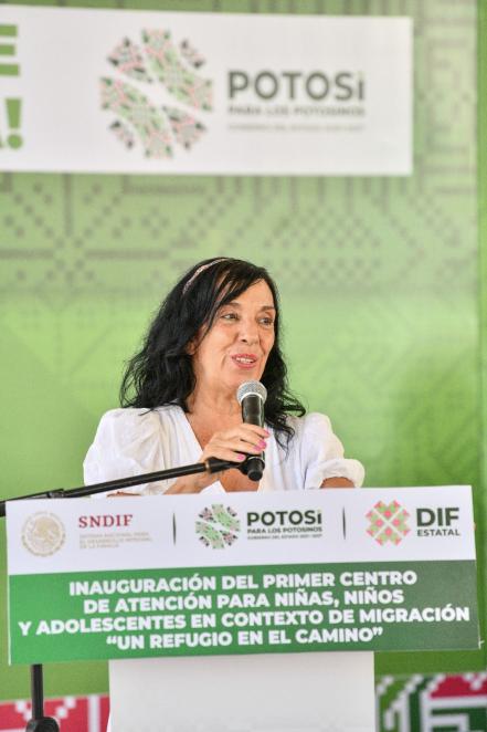 Reconocen en SLP a Ricardo Gallardo y Ruth González por impulsar acciones para los más necesitados