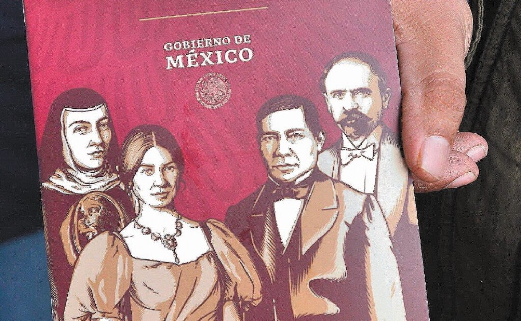 Evangélicos inician entrega de Cartilla Moral de AMLO