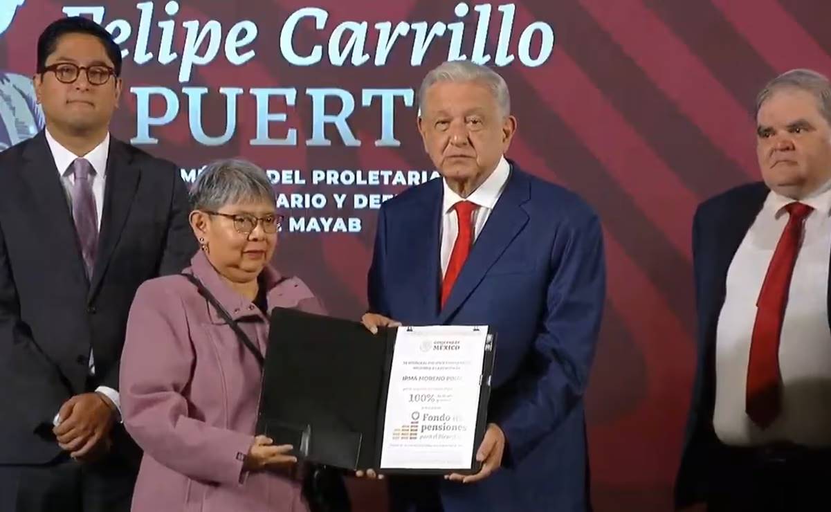 López Obrador entrega a jubilados los primeros complementos del Fondo de Pensiones para el Bienestar. Foto: Captura de pantalla