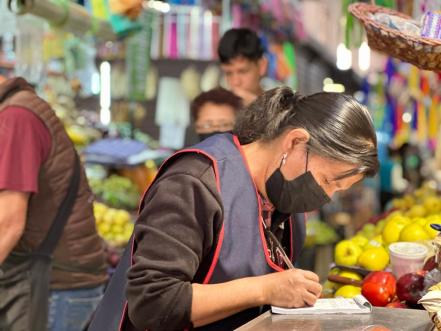 ¿En el tianguis o en el supermercado? Esto cuesta preparar ponche navideño