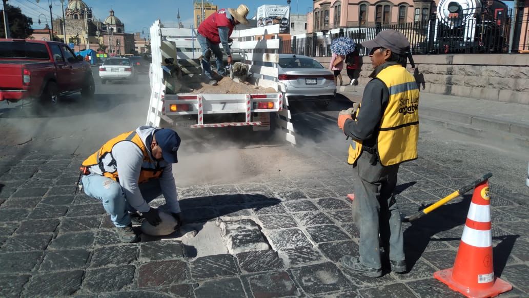Rehabilitan calle Manuel José Othón para mejorar el tráfico vehicular en el primer cuadro de la capital de SLP