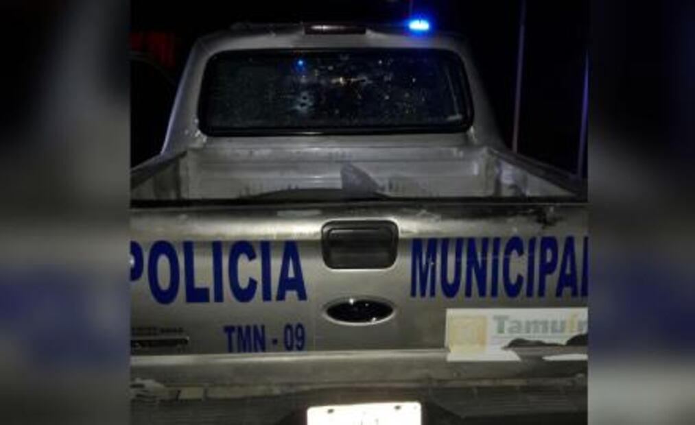 Balean patrulla de la Policía Municipal en Tamuín, dos lesionados
