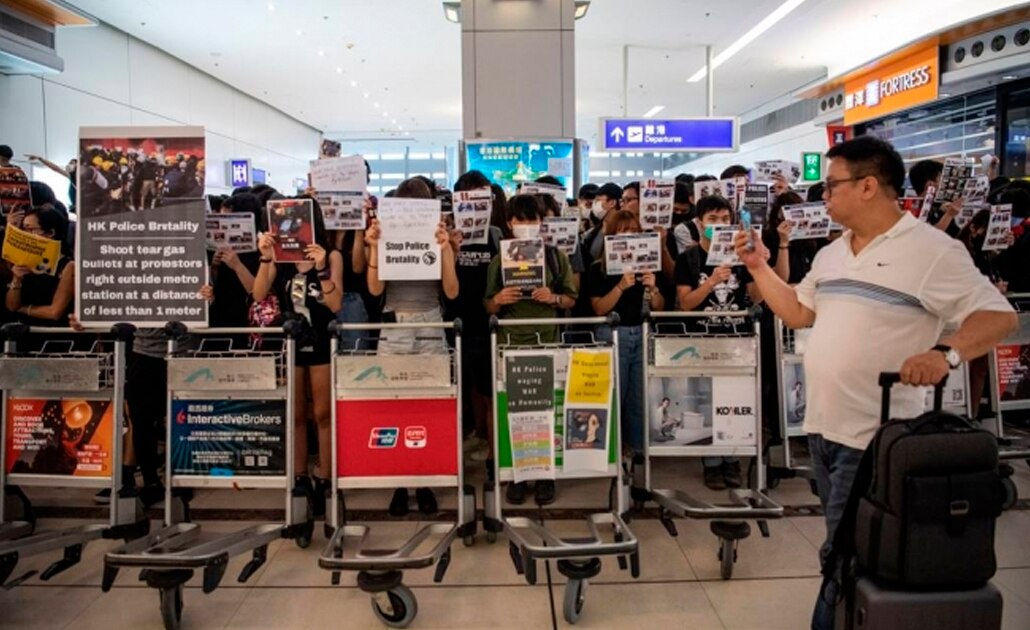 Hong Kong suspende todos sus vuelos por segundo día consecutivo