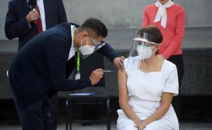 Aplican la primera vacuna contra Covid-19 en México