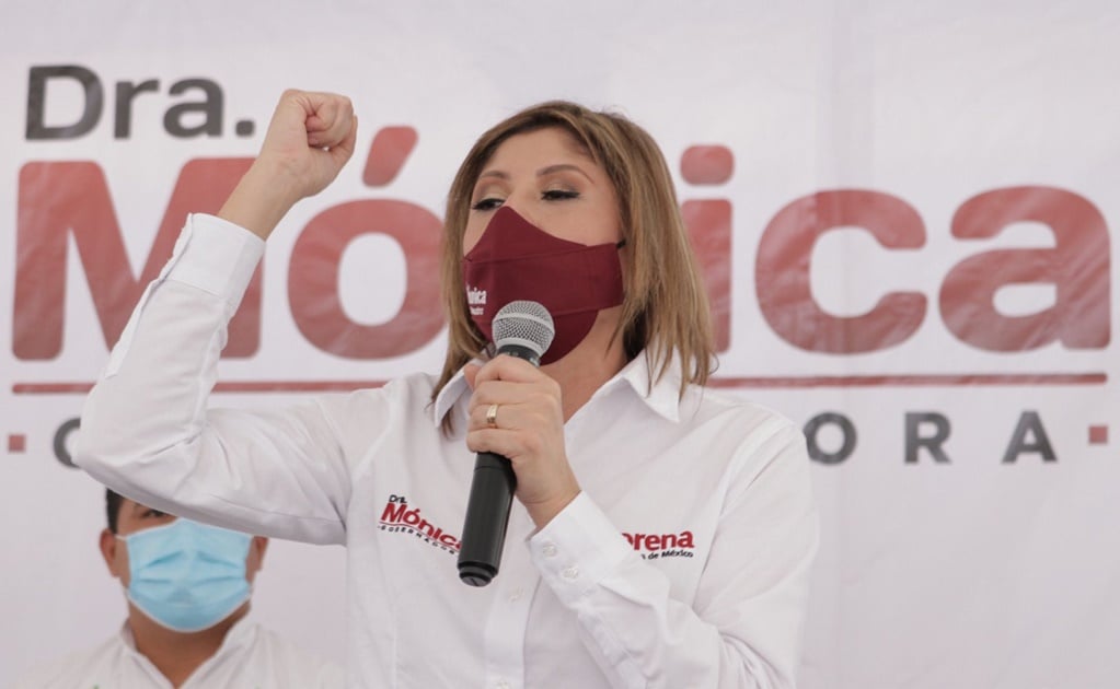 Morenistas protestan contra Mónica Rangel en evento de campaña en Tamazunchale