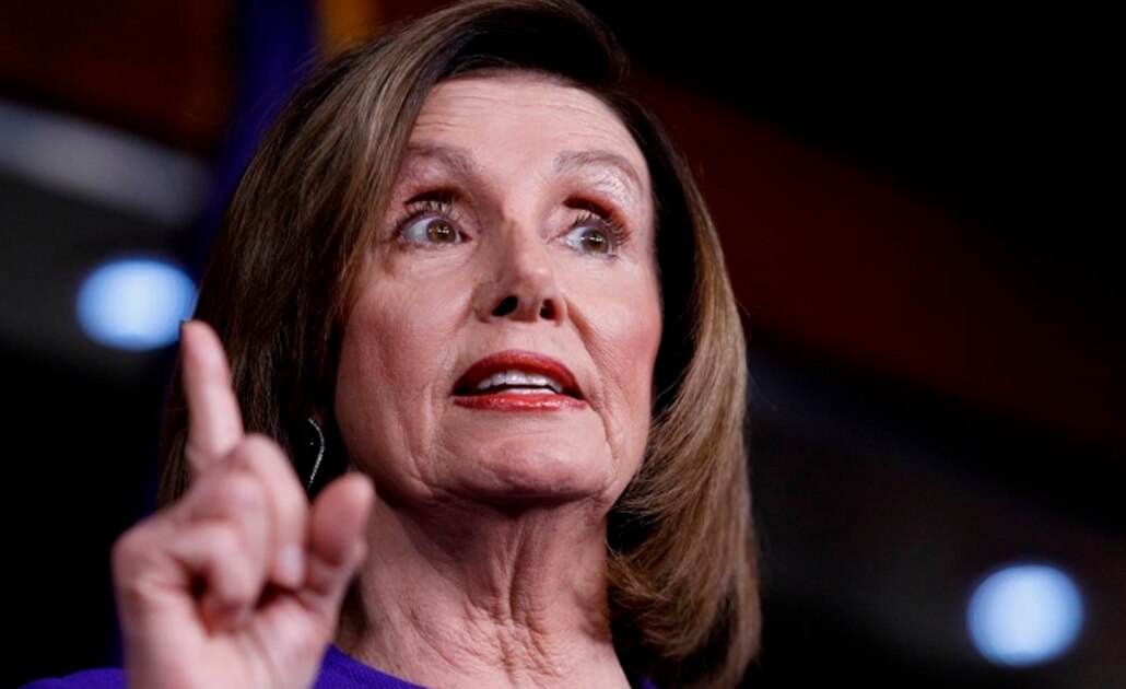 Pelosi dice tener "testimonios suficientes" para destituir de Trump