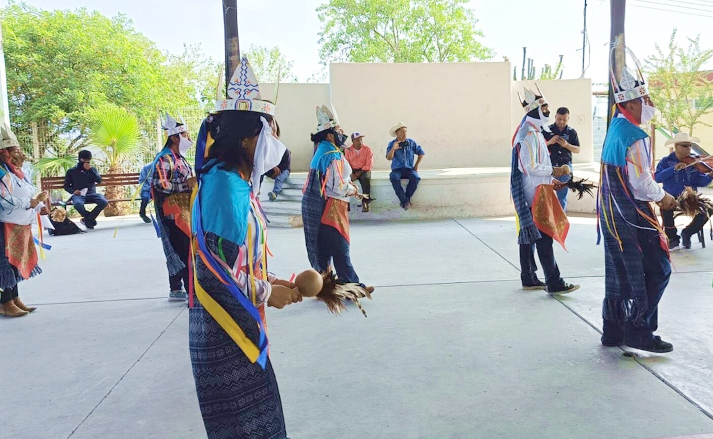 El mitote, danza ritual guiada por el jefe chamán
