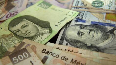 Crecimiento bajo y probable depreciación del peso: experto
