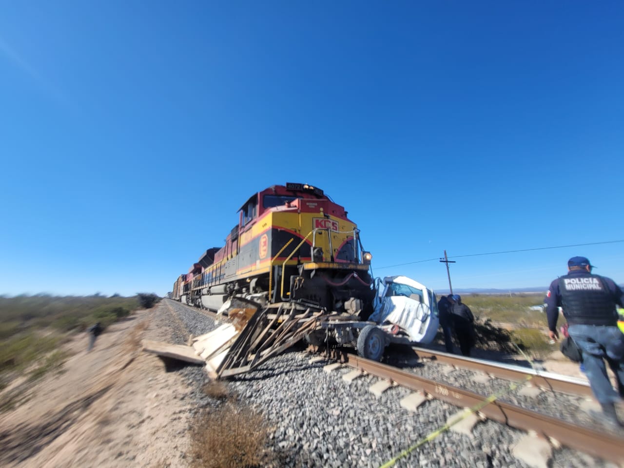 Conductor muere al intentar ganarle el paso al tren en Real de Catorce 