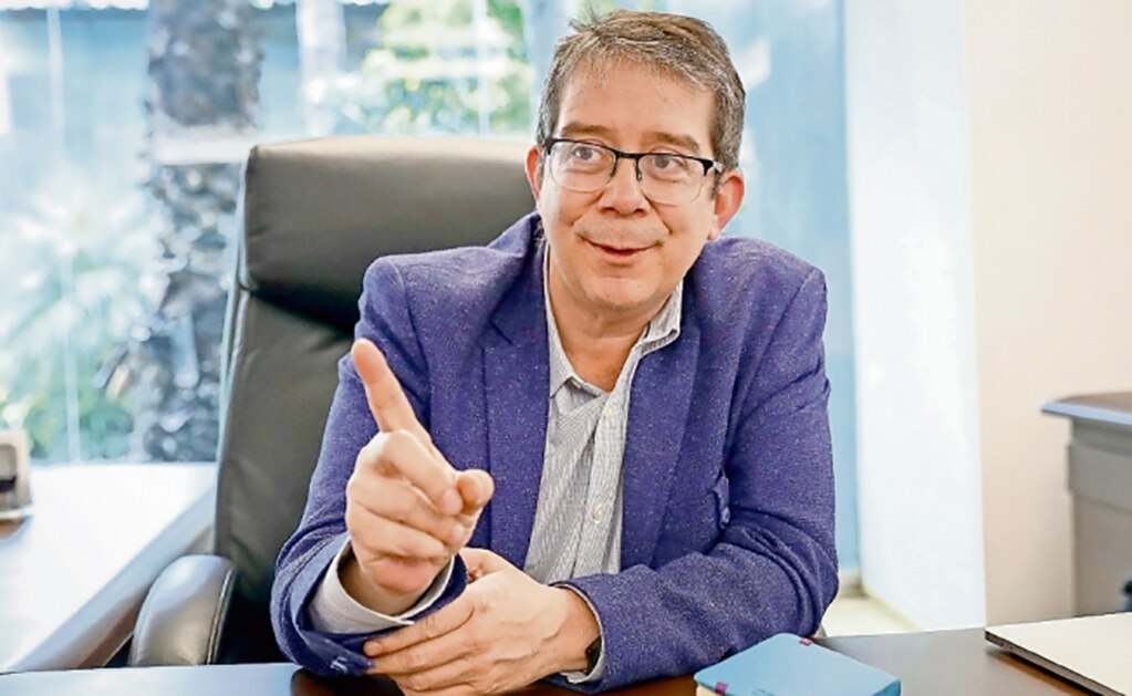 Medios públicos “huachicoleaban” recursos: Jenaro Villamil