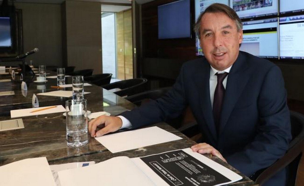 Sana y sólida, posición financiera de Televisa: Azcárraga