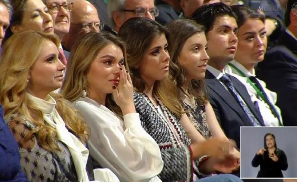 Angélica Rivera e hijas lloran tras agradecimiento de Peña Nieto durante informe