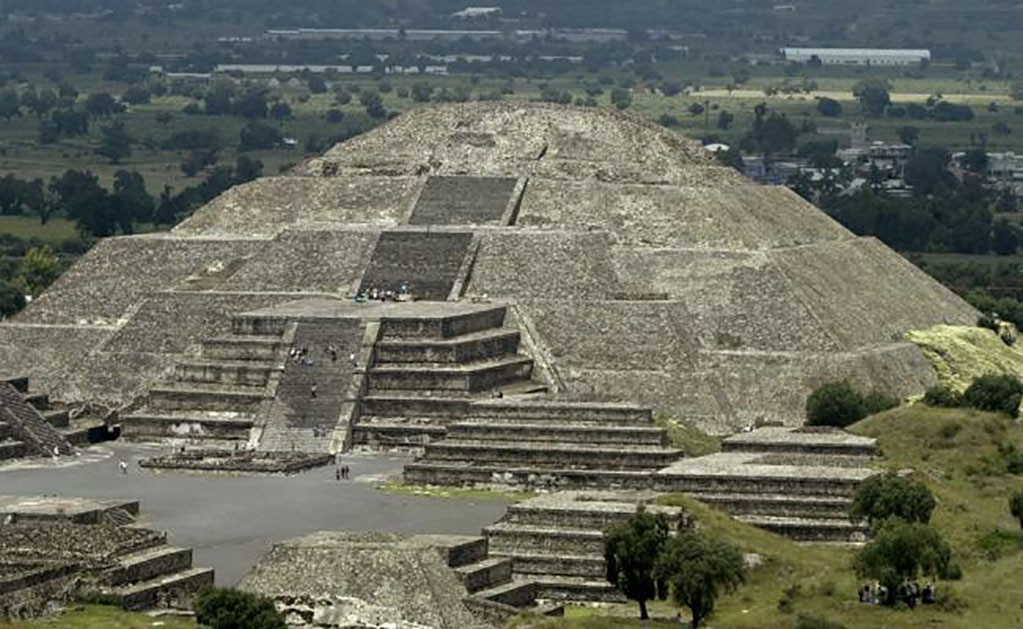Confirman existencia de una cámara bajo la Pirámide de la Luna