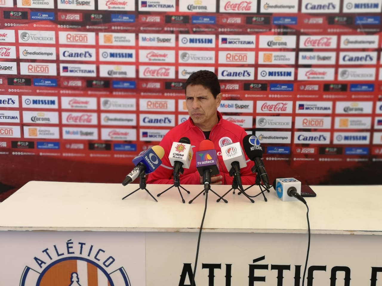 "El equipo lo ha venido haciendo bastante bien": Alfonso Sosa 