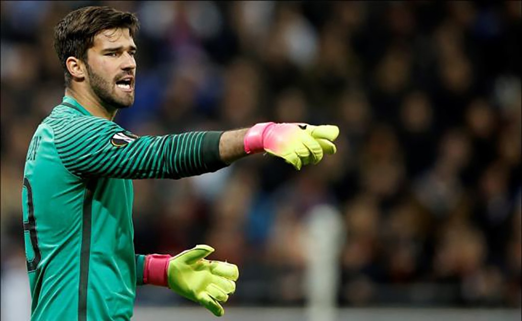 Liverpool ficha a Alisson Becker